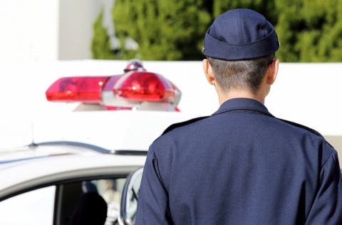 今さら聞けない 車検シール 貼らないと違反 オートウェーブ 新車 中古車 車検 タイヤ交換など車のこと何でも
