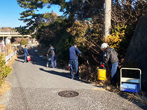 「地域社会貢献活動報告」2月4日全店にて、店舗周辺エリアの清掃活動を実施しました