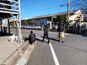 「地域社会貢献活動報告」3月4日5日11日全店にて、店舗周辺エリアの清掃活動を実施しました