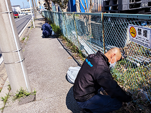 「地域社会貢献活動報告」4月3日全店にて、店舗周辺エリアの清掃活動を実施しました