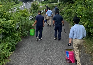 「地域社会貢献活動報告」8月5日全店にて、店舗周辺エリアの清掃活動を実施しました